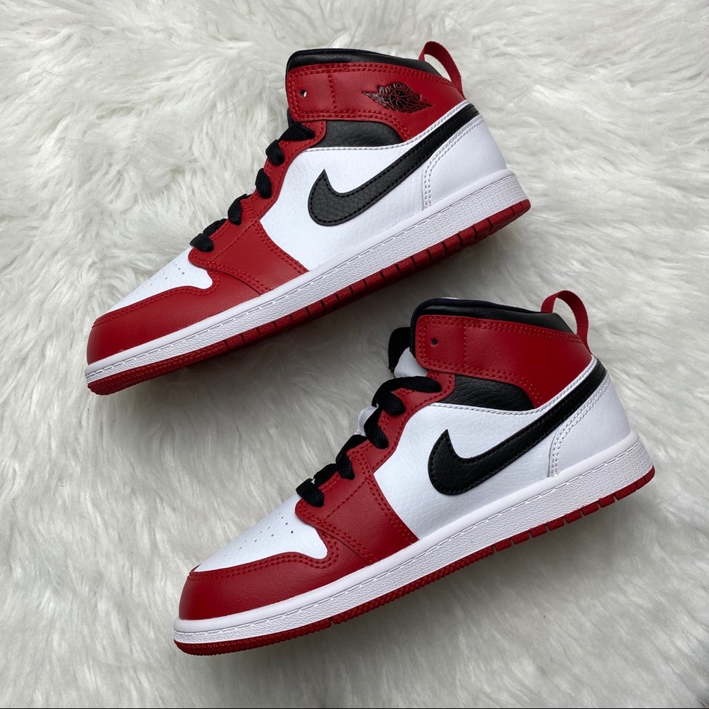 Air Jordan 1 Mid Chicago White Toe - Picture 4 of 10